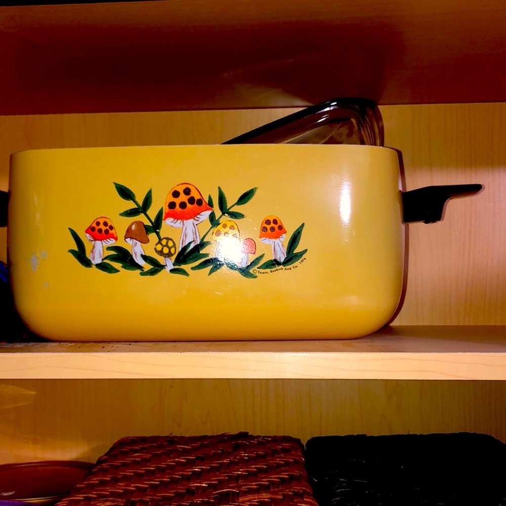 Merry Mushroom Sears 70’s Slow Cooker